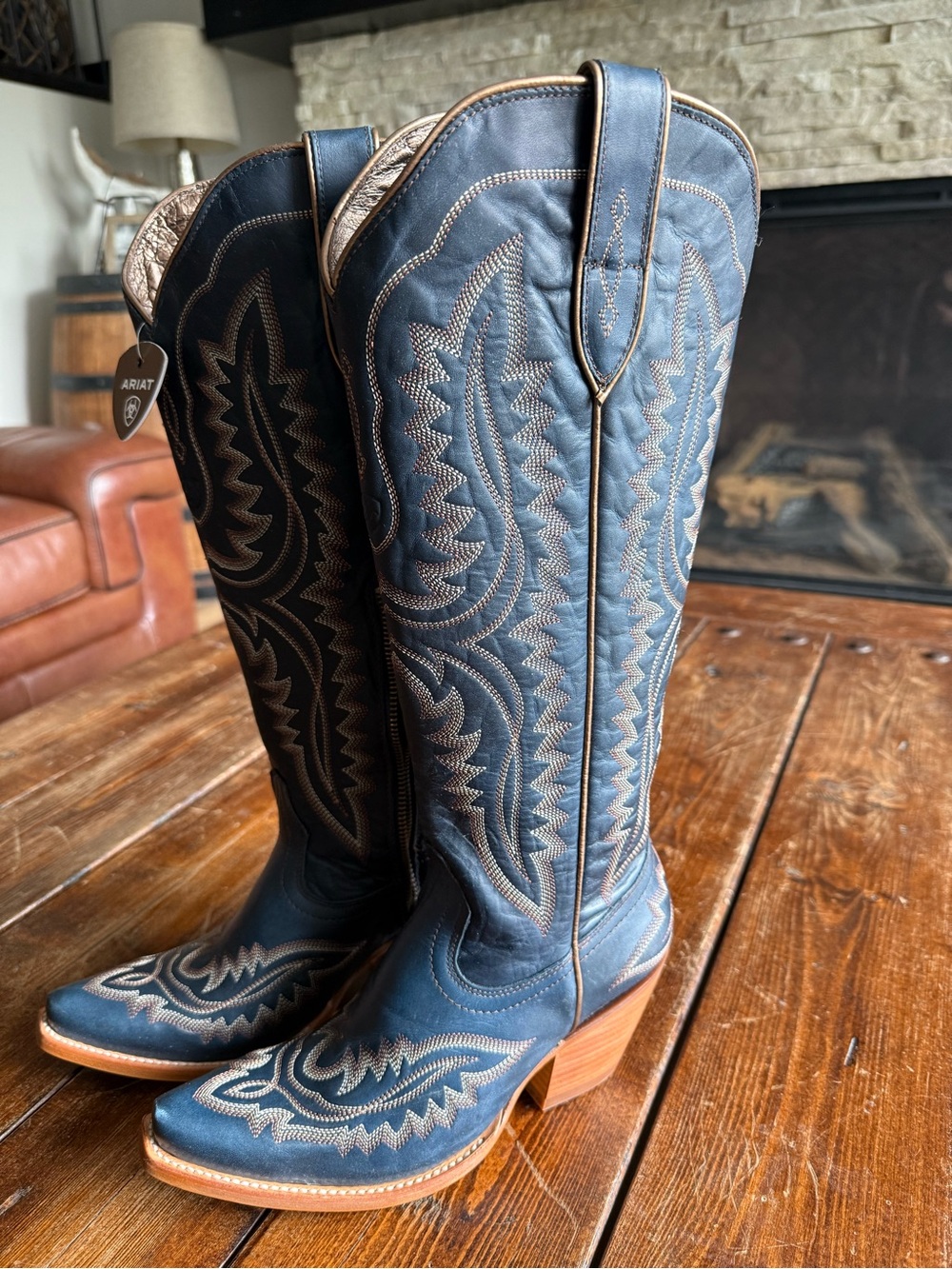 Ariat Navy Casanova Leather cowboy Boots 7B